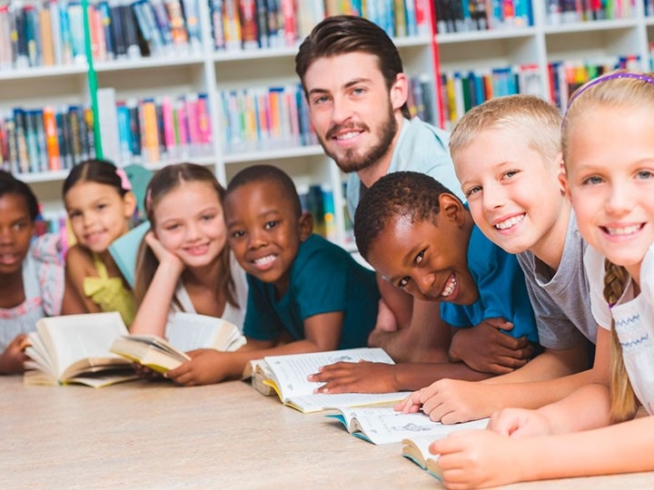 Close Reading in het po  mobiele header 5660